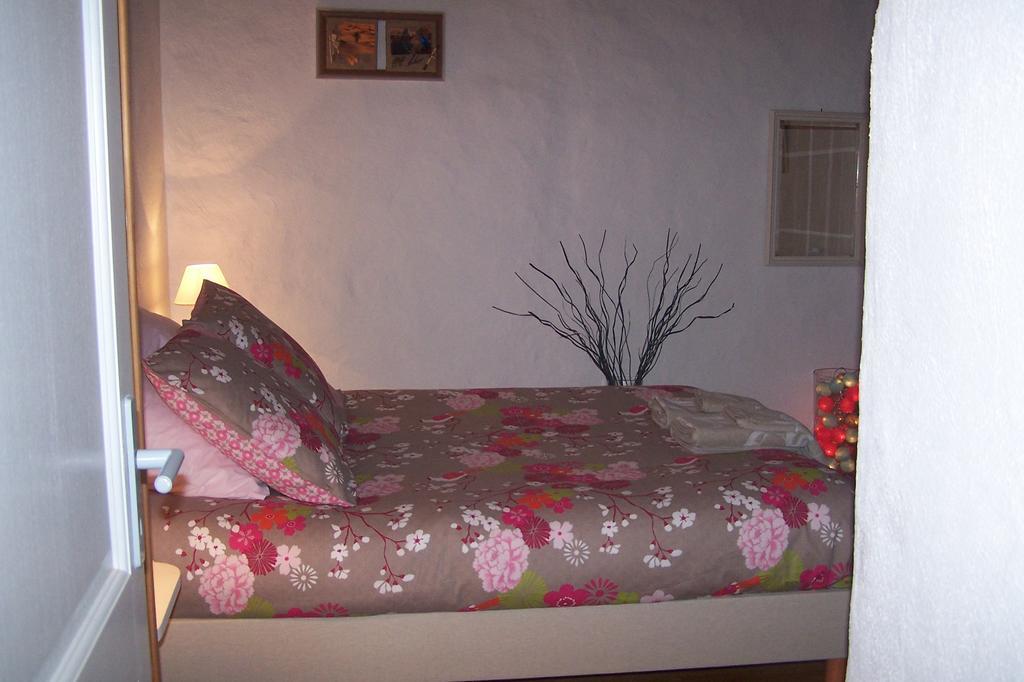 Salomony Chambre D'Hotes Marcols-les-Eaux 객실 사진